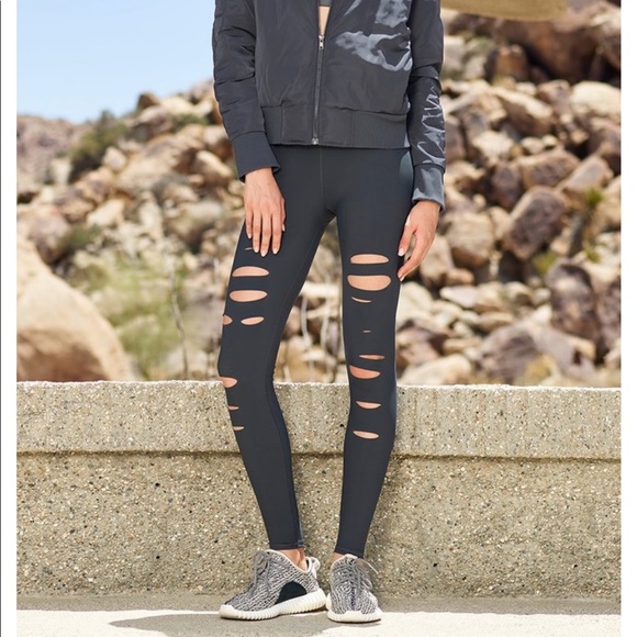 ALO Yoga Pants - High-Waist Ripped Warrior Legging | gray XS